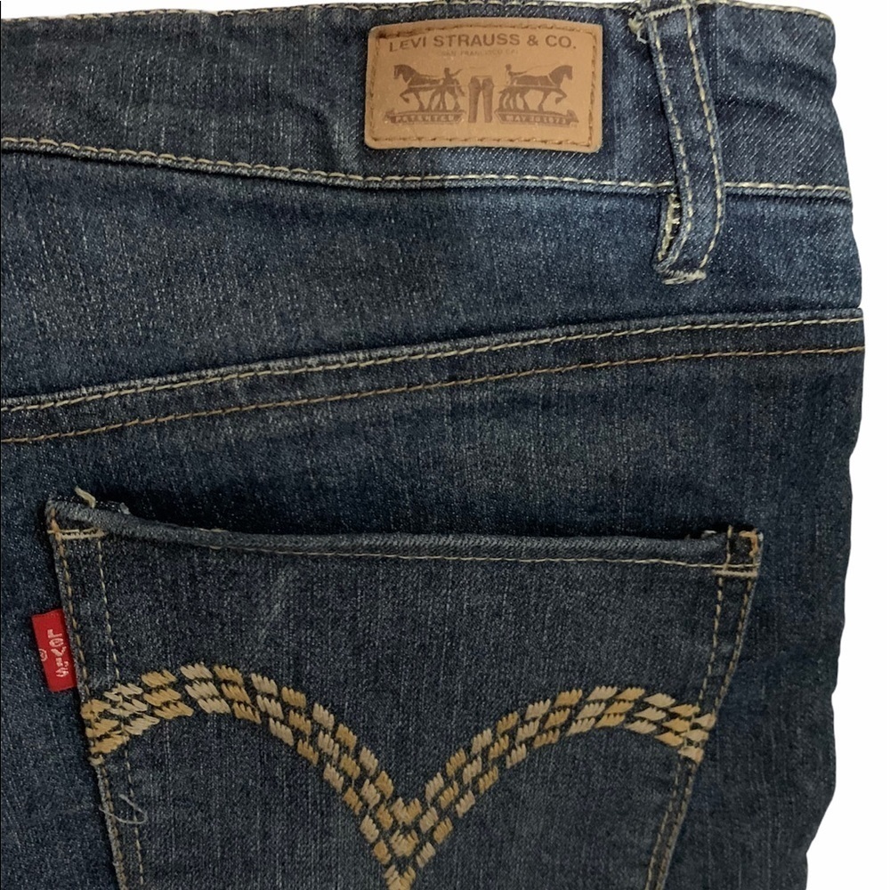 Levi’s midi jean shorts - Picture 4 of 8
